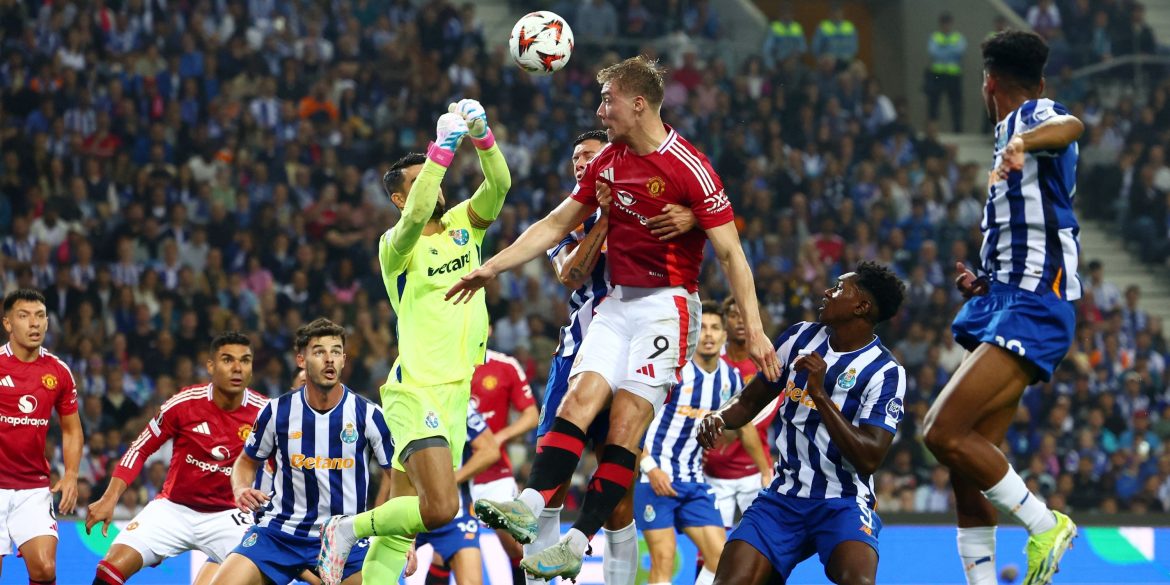 Man City open talks over deal for "Superman" goalkeeper to replace Ederson